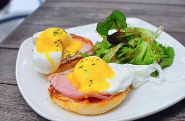 eggs benedict