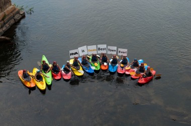 Kayakers support the Best Town Ever (11)