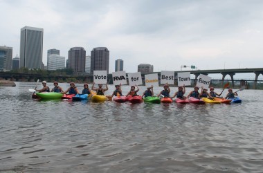 Kayakers support the Best Town Ever (6)