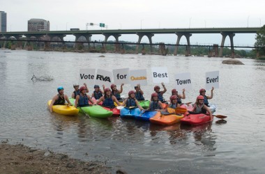 Kayakers support the Best Town Ever (3)