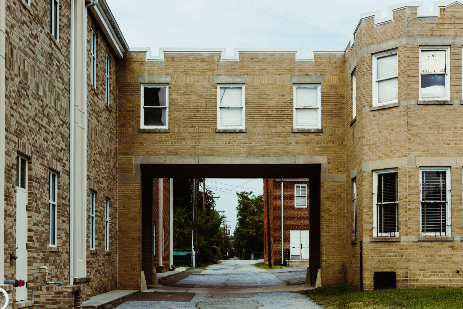 Between Althea Street and Cypress Street, off of 3rd Street on Northside.